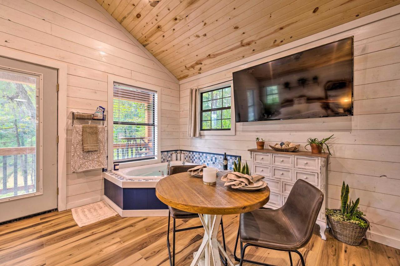 Romantic Broken Bow Cabin With Jacuzzi And Fire Pit! Экстерьер фото