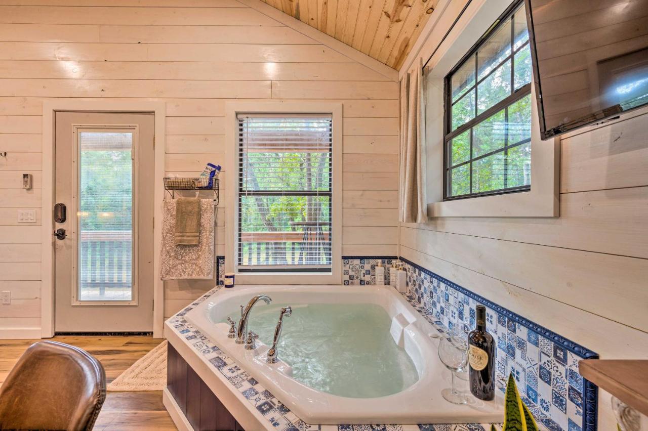 Romantic Broken Bow Cabin With Jacuzzi And Fire Pit! Экстерьер фото